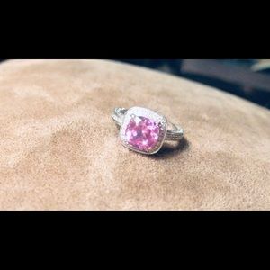 18K White Gold Pink sapphire ring w/diamonds
